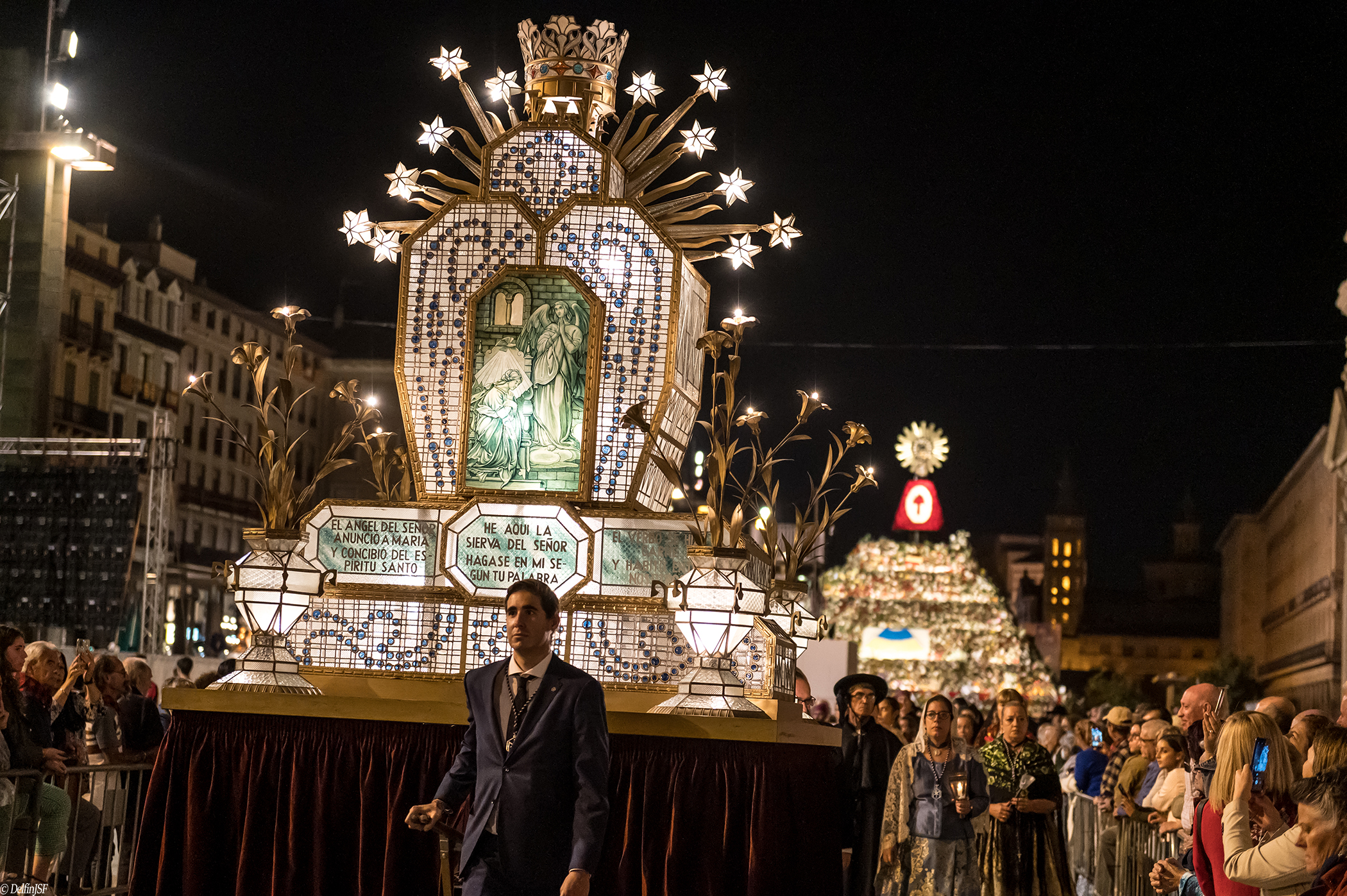 Programa oficial de las Fiestas del Pilar 2026: estos son los actos más destacados - DelfinJSF - Zaragoza ya tiene programa oficial para las Fiestas del Pilar 2026. Repasamos el pregón, la Ofrenda, los conciertos, el teatro, las propuestas familiares, los fuegos y el cierre con el Somos. 3 Programa oficial de las Fiestas del Pilar 2026: estos son los actos más destacados, DelfinJSF